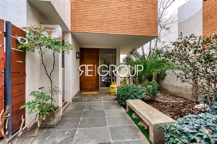 Casa en arriendo de 5 dorm. en Lo Barnechea - Imagen 3