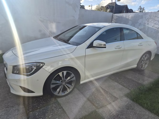 Mercedes Benz CLA alta gama