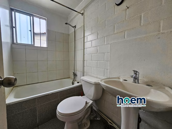 ¡TOTALMENTE REMODELADA! Casa de 4 Dormitorios en Villa Conavicoop - Imagen 19