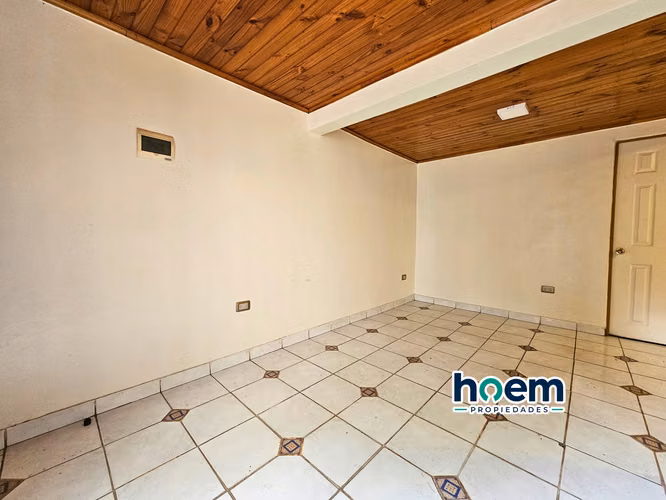 ¡TOTALMENTE REMODELADA! Casa de 4 Dormitorios en Villa Conavicoop - Imagen 9