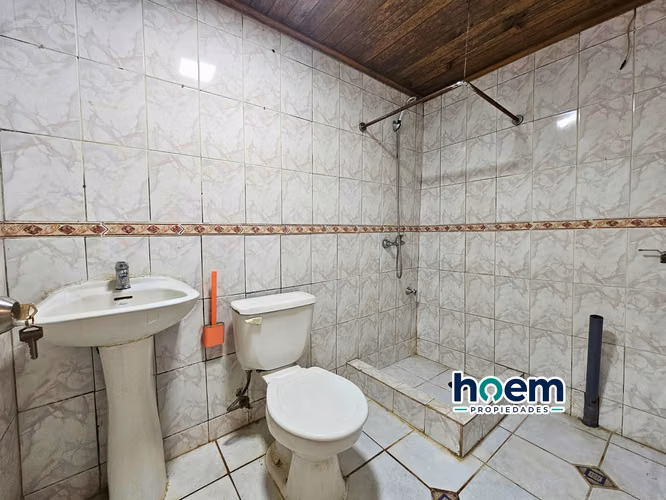 ¡TOTALMENTE REMODELADA! Casa de 4 Dormitorios en Villa Conavicoop - Imagen 18