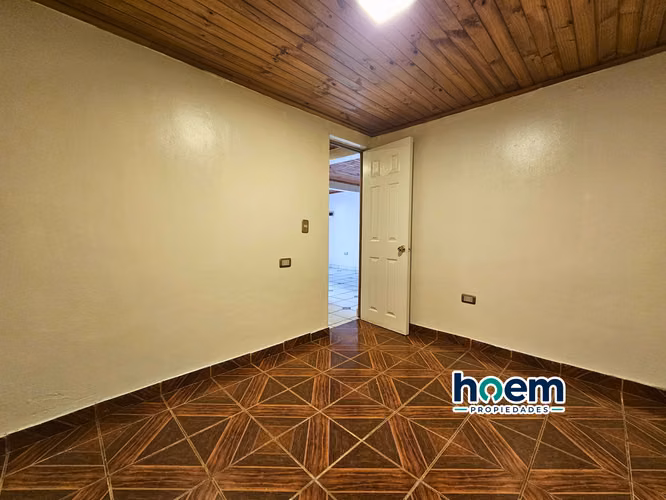 ¡TOTALMENTE REMODELADA! Casa de 4 Dormitorios en Villa Conavicoop - Imagen 15