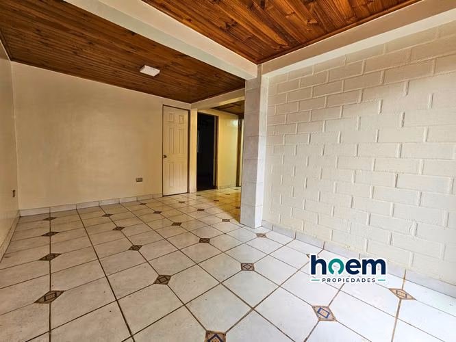 ¡TOTALMENTE REMODELADA! Casa de 4 Dormitorios en Villa Conavicoop - Imagen 8