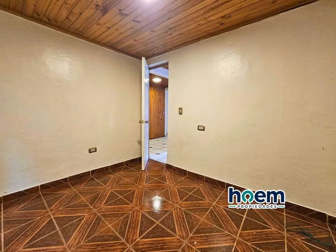 ¡TOTALMENTE REMODELADA! Casa de 4 Dormitorios en Villa Conavicoop - Imagen 17