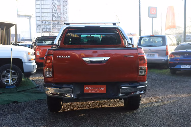 TOYOTA HILUX SR 2016 4X4 2.4L FULL EQUIPO CON AC DCAB 6TA MT