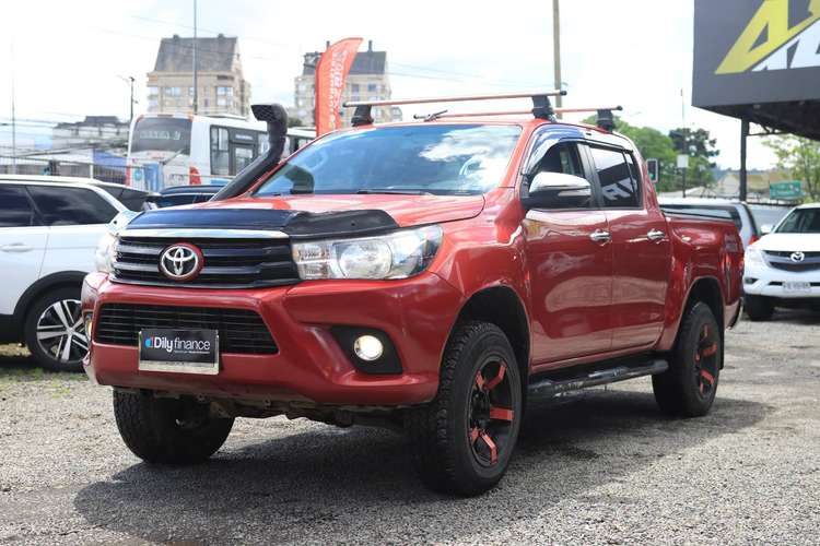 TOYOTA HILUX SR 2016 4X4 2.4L FULL EQUIPO CON AC DCAB 6TA MT