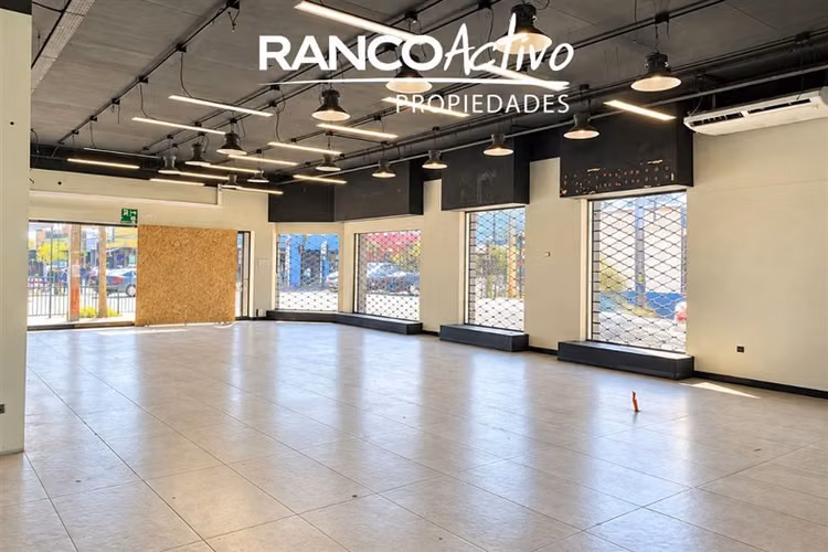 Céntrico local comercial en arriendo en San Fernando