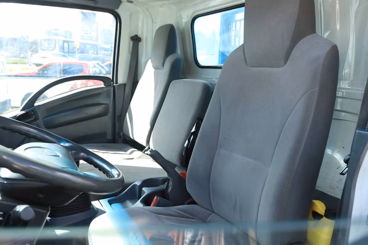CHEVROLET NQR 919 AÑO 2014 CAMION PLANO PARA 6000 KG AL DIA - Imagen 8