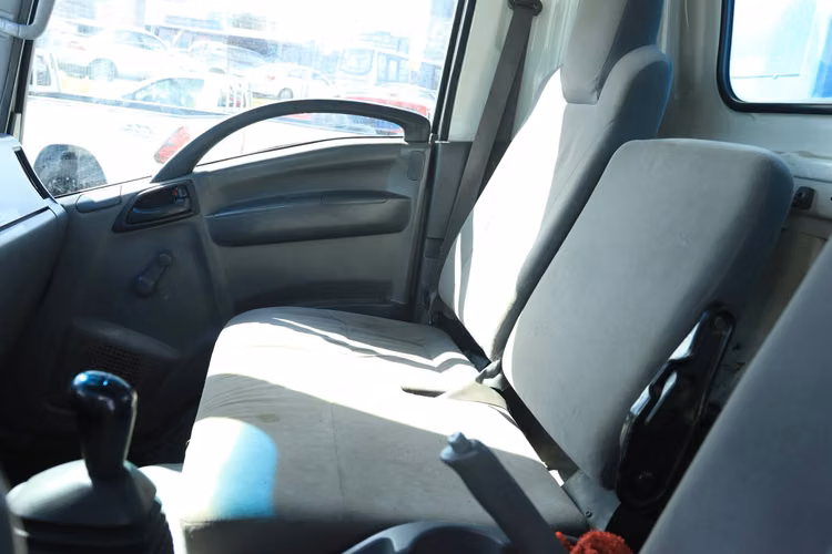 CHEVROLET NQR 919 AÑO 2014 CAMION PLANO PARA 6000 KG AL DIA - Imagen 9