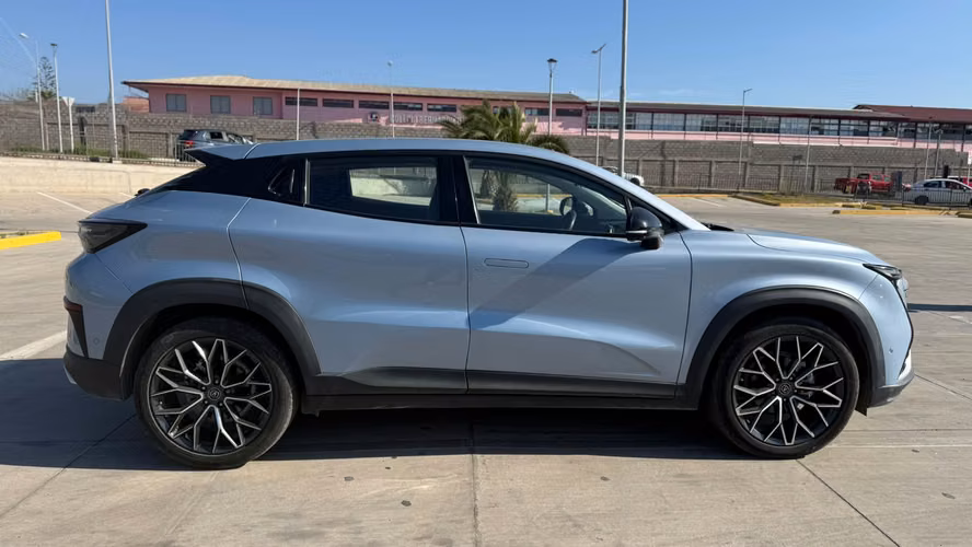 Changan Uni-T 1.5 Elite AT - Imagen 3