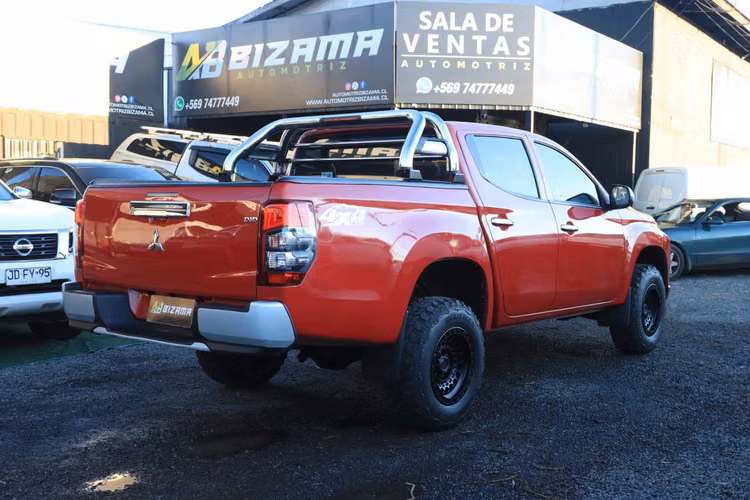 MITSUBISHI L200 AÑO 2023 KATANA CRT FULL EQUIPO 4X4 2.4 MT 6TA UNICO DUEÑO !!