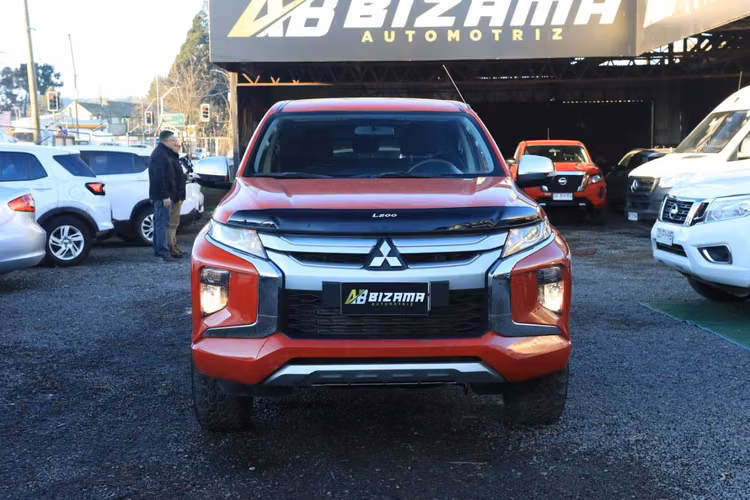 MITSUBISHI L200 AÑO 2023 KATANA CRT FULL EQUIPO 4X4 2.4 MT 6TA UNICO DUEÑO !!