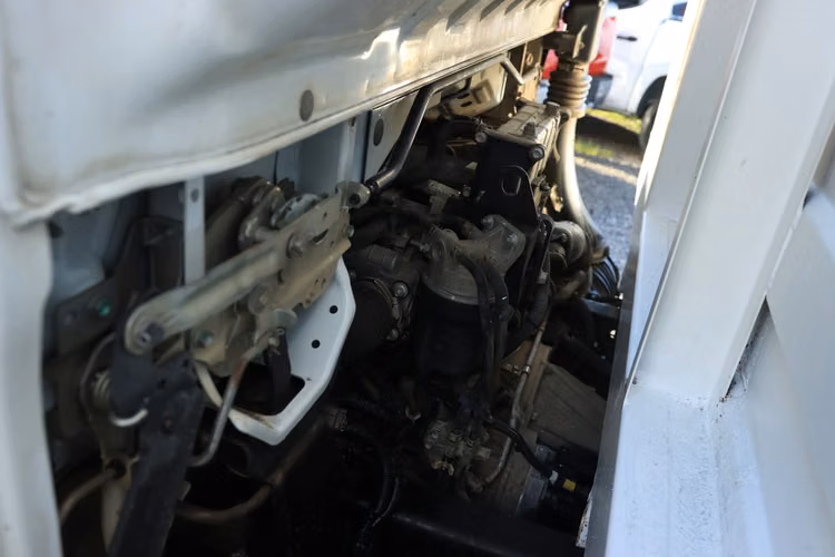 CAMION CHEVROLET NPR AÑO 2018 UNICO DUEÑO CARROCERIA PLANA - Imagen 8