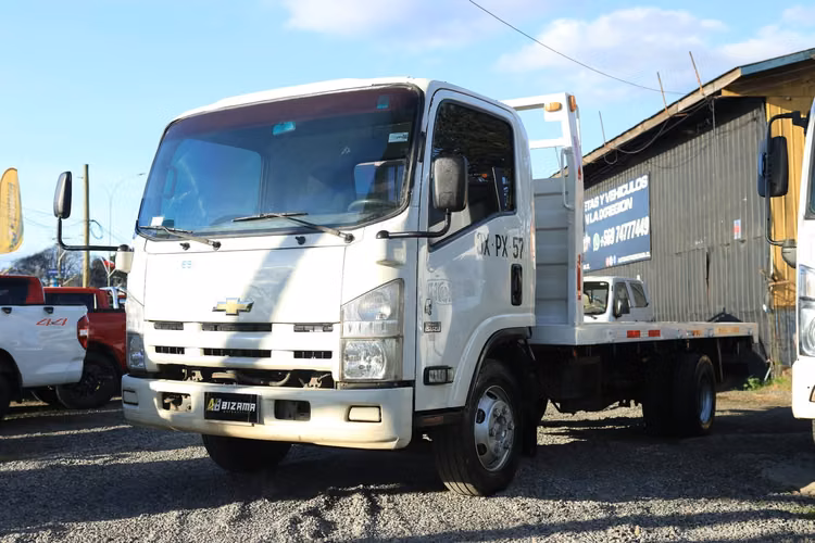 CAMION CHEVROLET NPR AÑO 2018 UNICO DUEÑO CARROCERIA PLANA - Imagen 6
