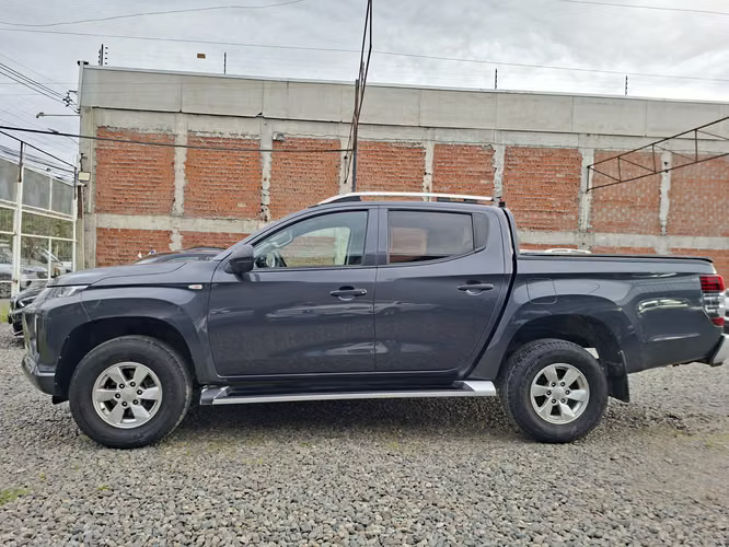 MITSUBISHI L200 WORK CR 4X2 2022 - Imagen 5