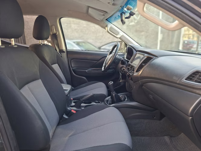 MITSUBISHI L200 WORK CR 4X2 2022 - Imagen 12