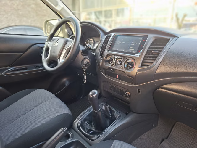 MITSUBISHI L200 WORK CR 4X2 2022 - Imagen 10