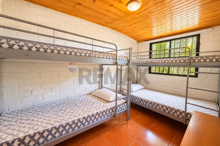 Terreno 2.000 m², 3 casas y vista al mar en venta - Imagen 8