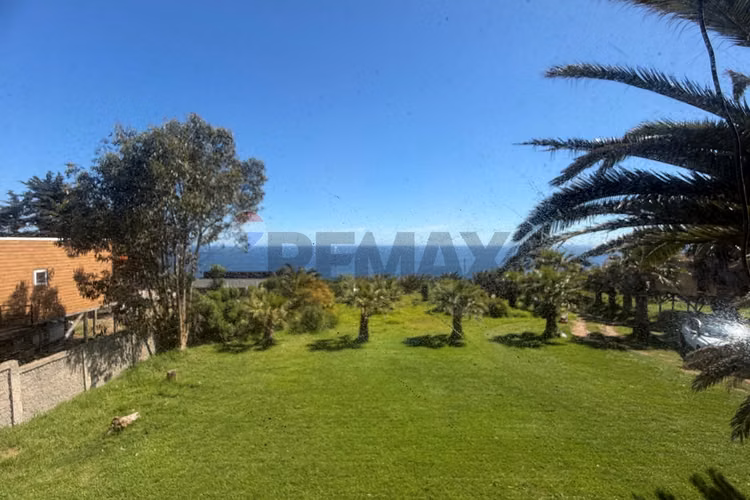 Terreno 2.000 m², 3 casas y vista al mar en venta - Imagen 4