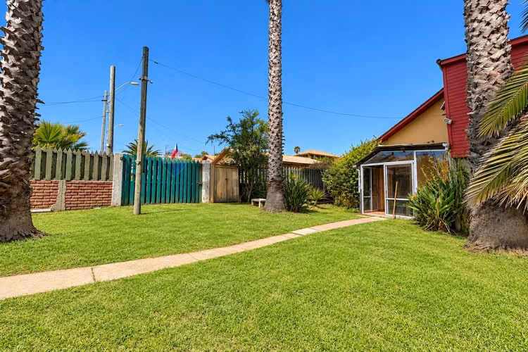 Terreno 2.000 m², 3 casas y vista al mar en venta - Imagen 5