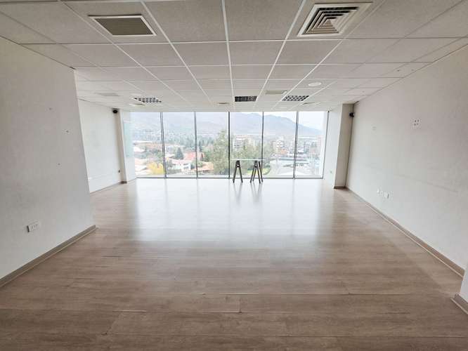 OFICINA AMPLIA EN ARRIENDO 148 MT2 PLANTA LIBRE Y 3 PRIVADOS