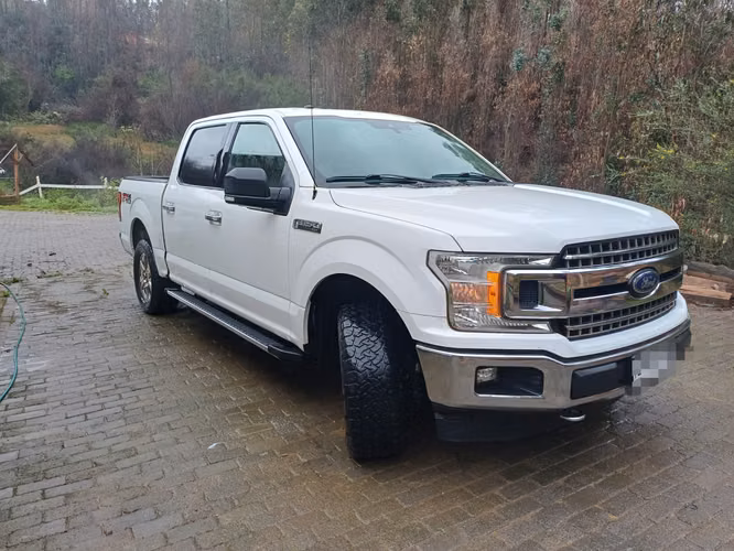 Vendo Ford F150 XLT 5.0 CC 2022 Facturable - Imagen 3
