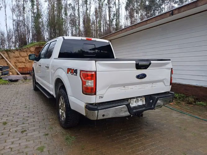 Vendo Ford F150 XLT 5.0 CC 2022 Facturable - Imagen 4