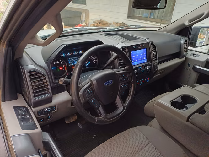 Vendo Ford F150 XLT 5.0 CC 2022 Facturable - Imagen 5