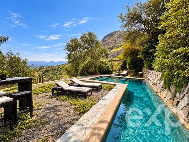 Casa en arriendo con amplio jardín y piscina Cerro Pan de - Imagen 5