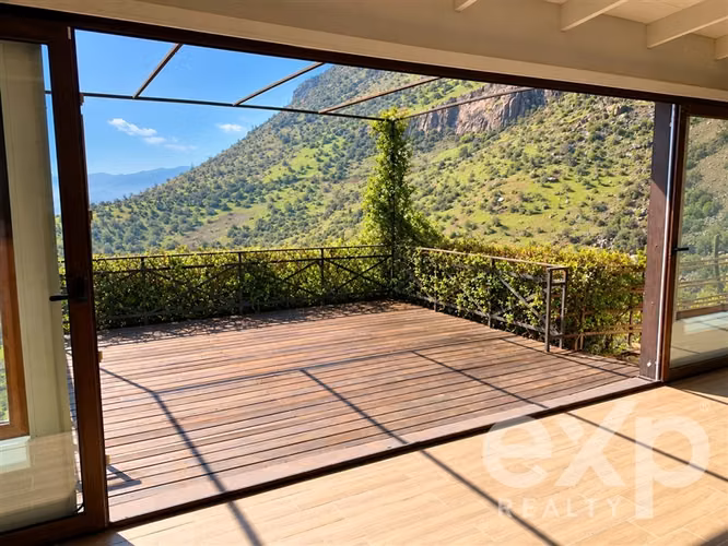 Casa en arriendo con amplio jardín y piscina Cerro Pan de - Imagen 2