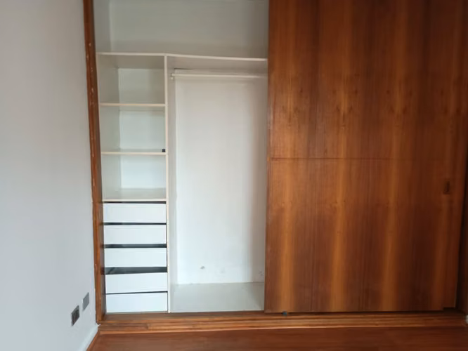 Se arrienda gran departamento central - Imagen 12