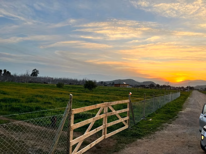 Oportunidad en Colina – Parcela en condominio Viñas de Chacabuco, ideal para construir tu hogar - Imagen 3