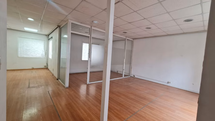 USO COMERCIAL - 3P,2B - 126M2, BARRIO ITALIA - Imagen 3