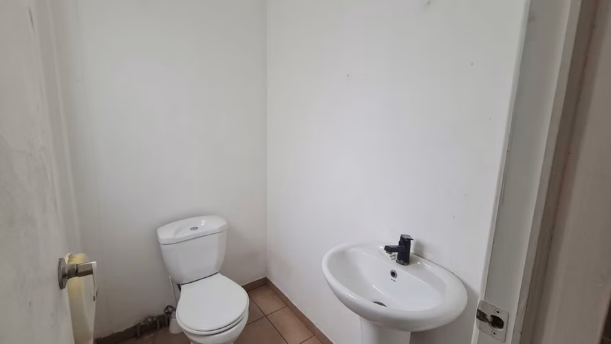 USO COMERCIAL - 3P,2B - 126M2, BARRIO ITALIA - Imagen 5