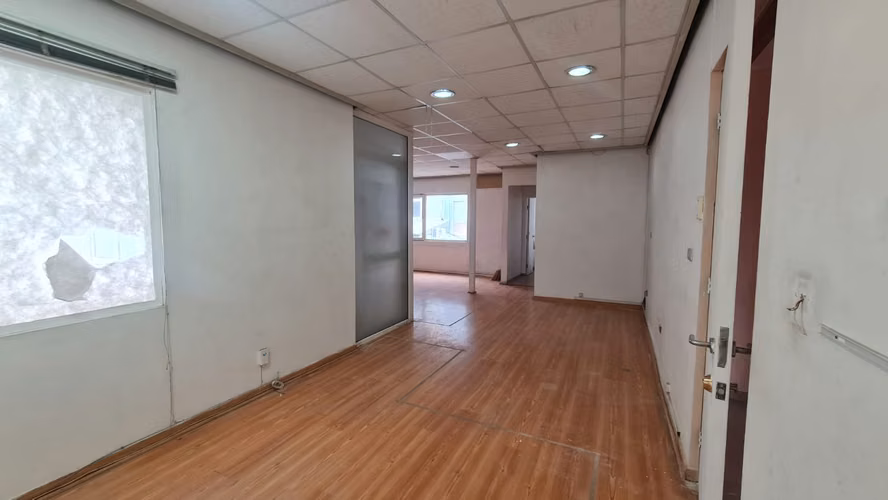 USO COMERCIAL - 3P,2B - 126M2, BARRIO ITALIA - Imagen 4