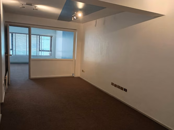 Arriendo Oficina Central - Imagen 2
