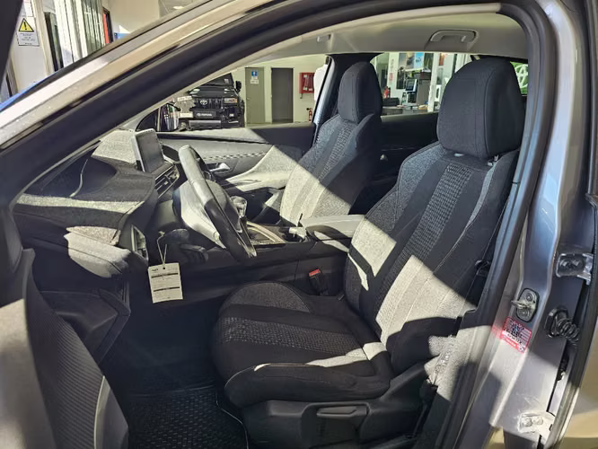 Peugeot 3008 1.5 ACTIVE BLUEHDI 130 MT DIESEL 2022 - Imagen 11