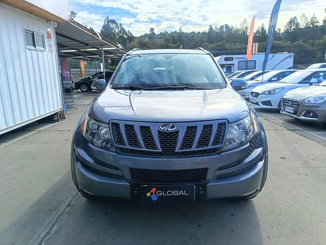 MAHINDRA XUV500 2.2