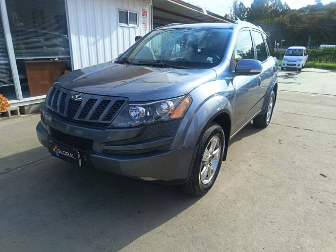 MAHINDRA XUV500 2.2