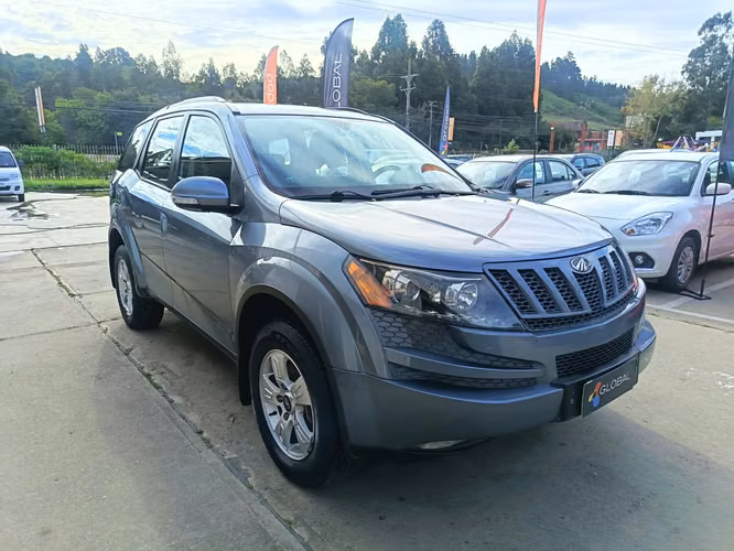 MAHINDRA XUV500 2.2