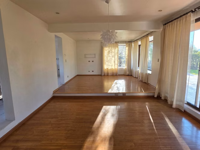 Arriendo Parcela Chicureo 6D+3Of Piscina