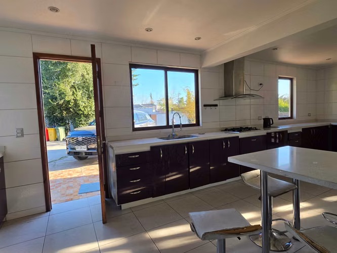 Arriendo Parcela Chicureo 6D+3Of Piscina