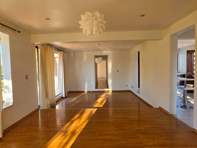 Arriendo Parcela Chicureo 6D+3Of Piscina