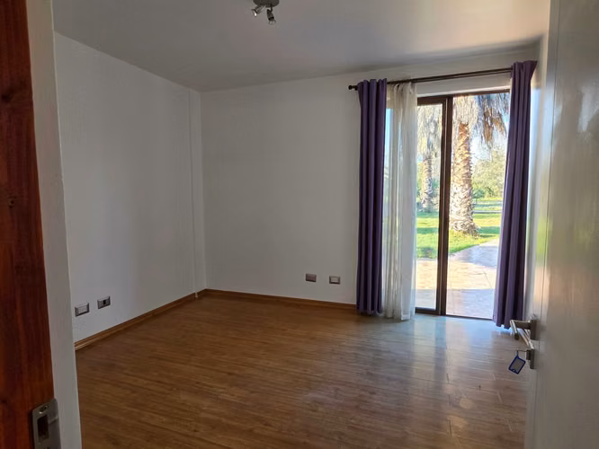 Arriendo Parcela Chicureo 6D+3Of Piscina