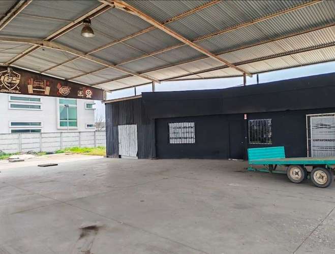 Arriendo Galpón Linares. Av. León Bustos