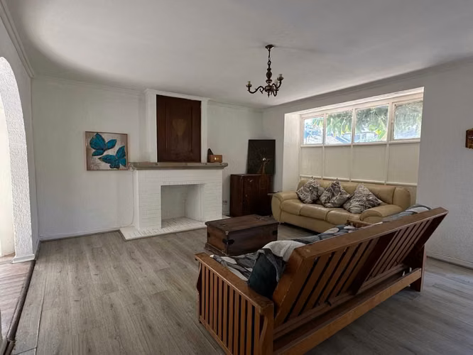 Casa oportunidad 2B GRAN TERRENO en la Reina - Imagen 2