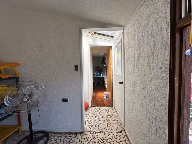 Casa oportunidad 2B GRAN TERRENO en la Reina - Imagen 11