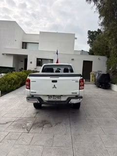 Camioneta Mitsubishi L200 - Imagen 3