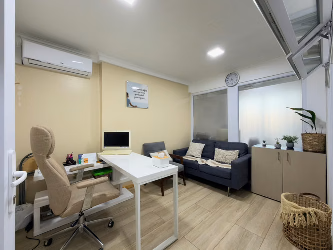 OFICINA EN VENTA EN EDIFICIO ARENAS DE AMUNATEGUI, LA SERENA. - Imagen 7