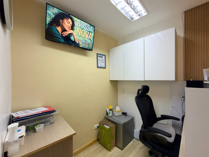 OFICINA EN VENTA EN EDIFICIO ARENAS DE AMUNATEGUI, LA SERENA. - Imagen 4